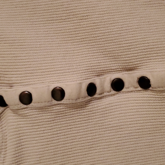 Tan Henley shirt - Picture 4 of 5